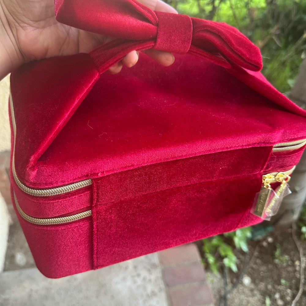 Elegant Red Velvet Women's Case - Picture 2 of 6